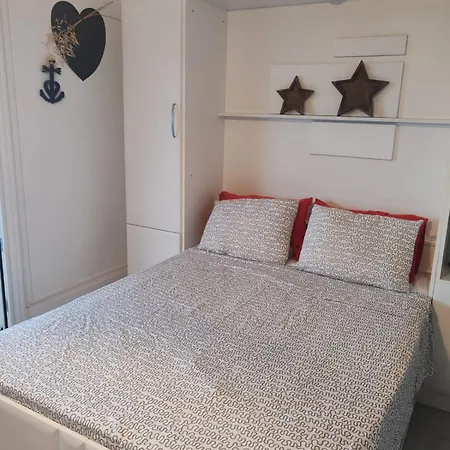 De Charme Avec Piscine Et Belle Vue Apartment *
